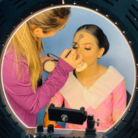 makeup_junkiess community's profile image