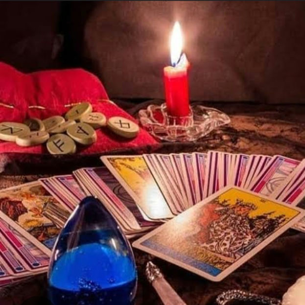 Make the right decisions of life through tarot. # Today's life session will begin at 6 pm