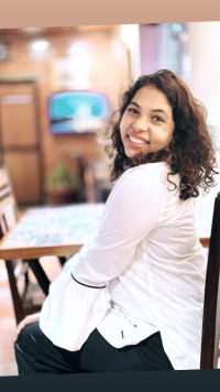 Sonal Pujari (@curlytales) Profile Image | coto